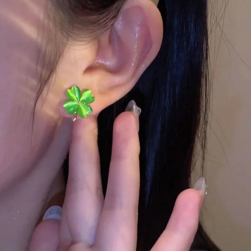 Elegant Luxurious Lucky Clover Opal Earrings for Women Green Colour Love Heart Crystal Earring 2023 New Jewelry for Mom